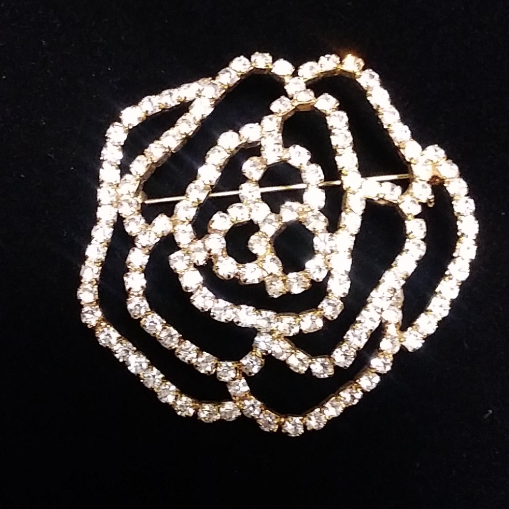 Vintage Rose Shaped Rhinestone Brooch